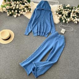 Two-Piece Knit Tracksuit 3