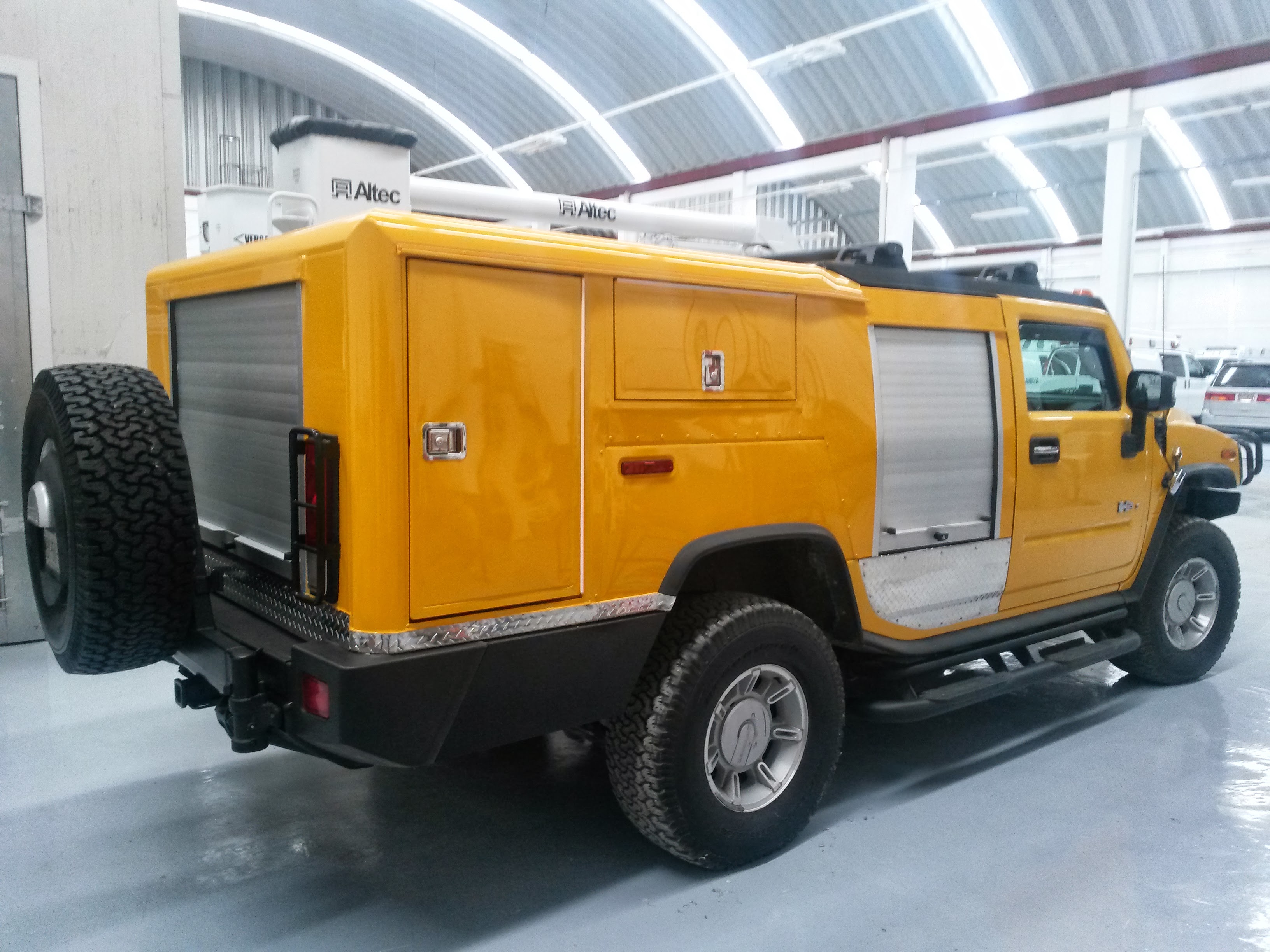 Hummer H2 rescue utility