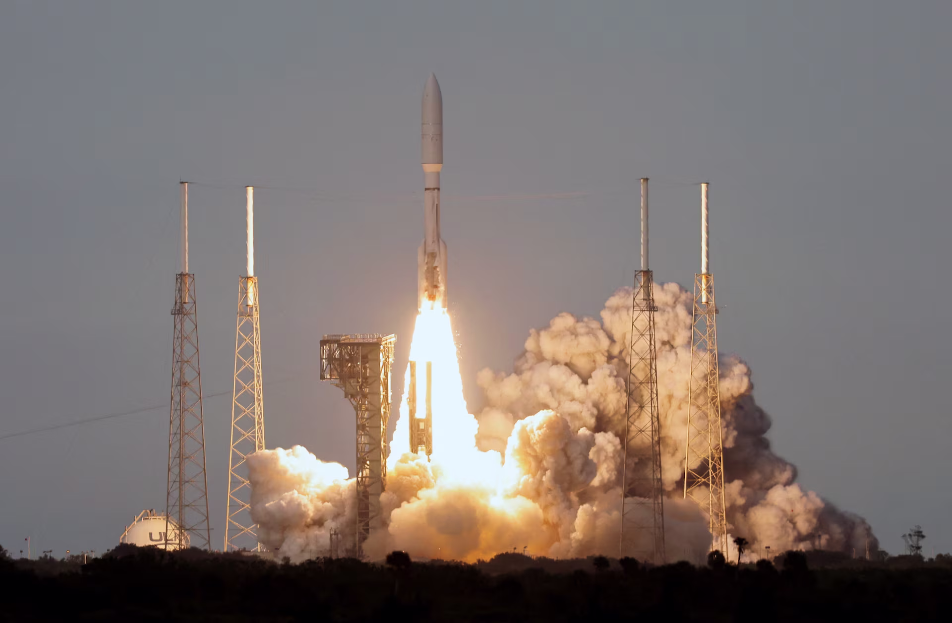 Clash of the Titans: When Can Amazon's Kuiper Realistically Take On SpaceX's Starlink?