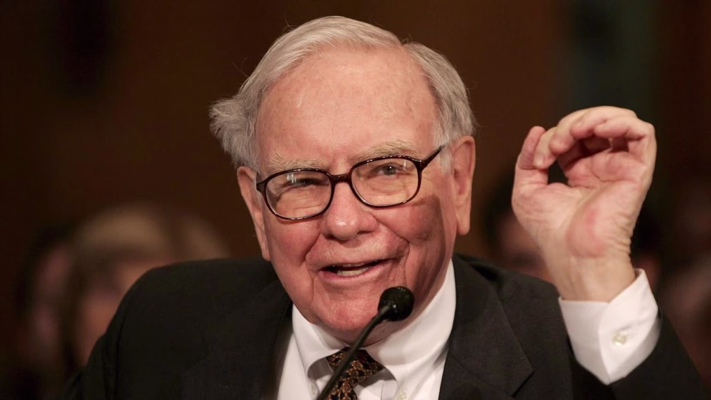Buffett Sells Apple Shares But Hails Cook: Decoding the Oracle's Move
