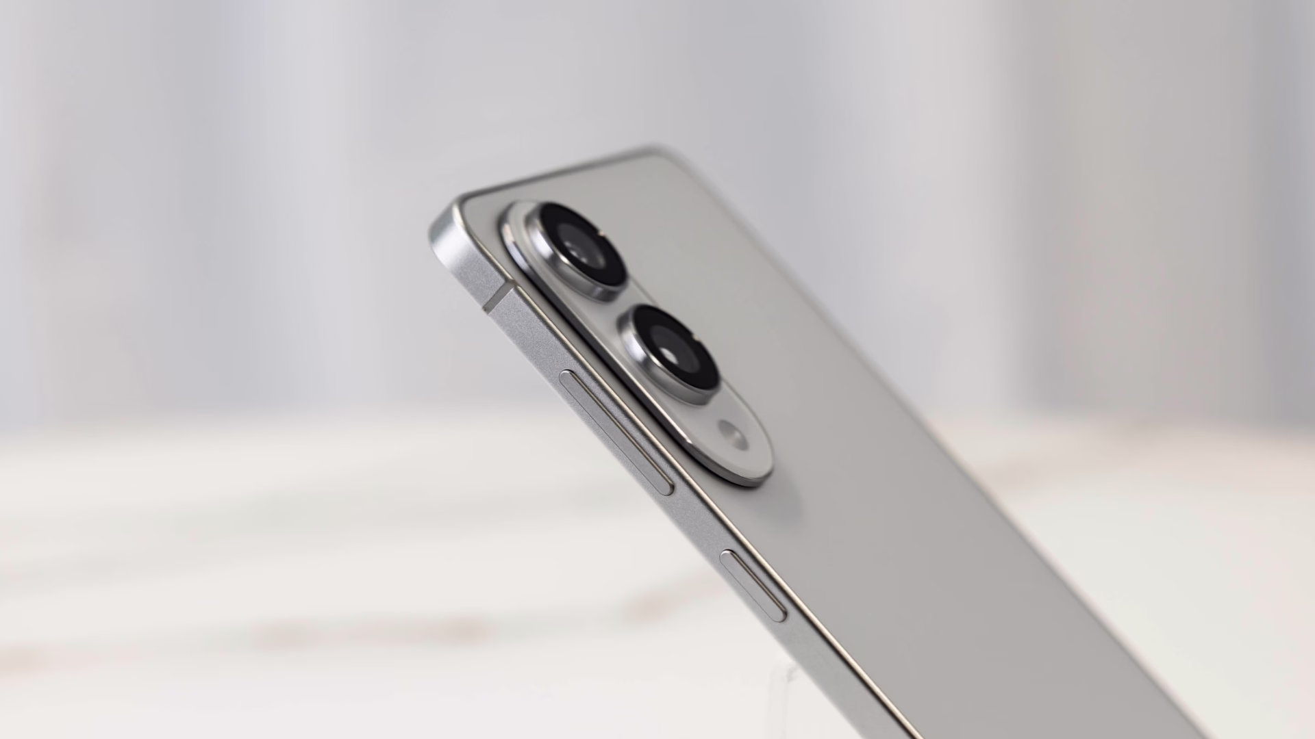 Samsung Galaxy S25 Edge Officially Unveiled: Impossibly Slim Meets Flagship Power