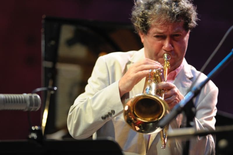 Photo de Akpé Motion featuring Karla Harris en concert