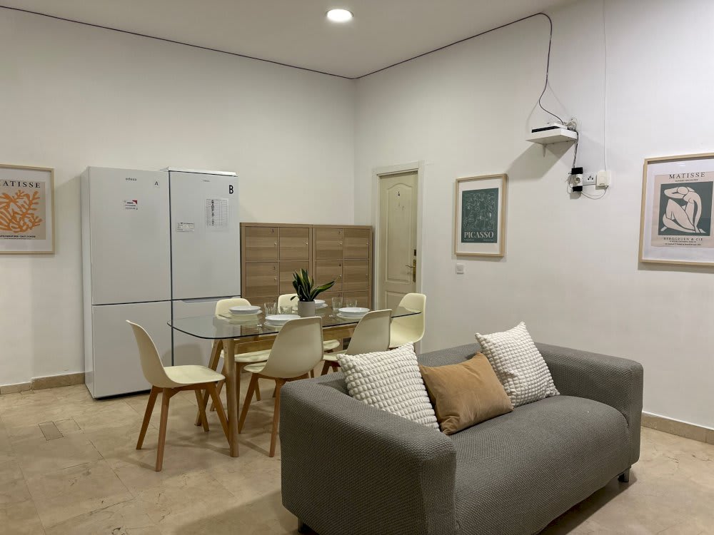 Spacious flat in Bordadores Street, Madrid
