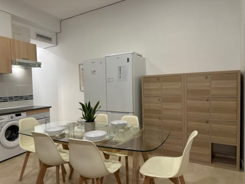 Charming room in Sol, room in a shared flat in Madrid, photo 11