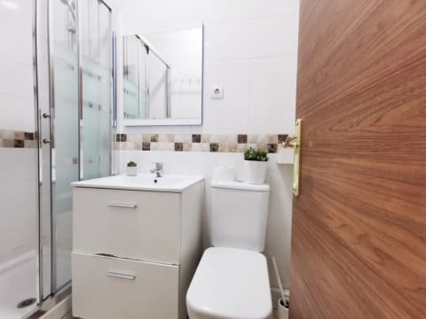 Charming room in Sol, room in a shared flat in Madrid, photo 14