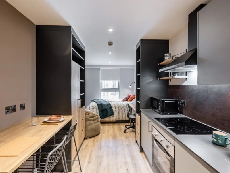 Premium Studio Unit 5