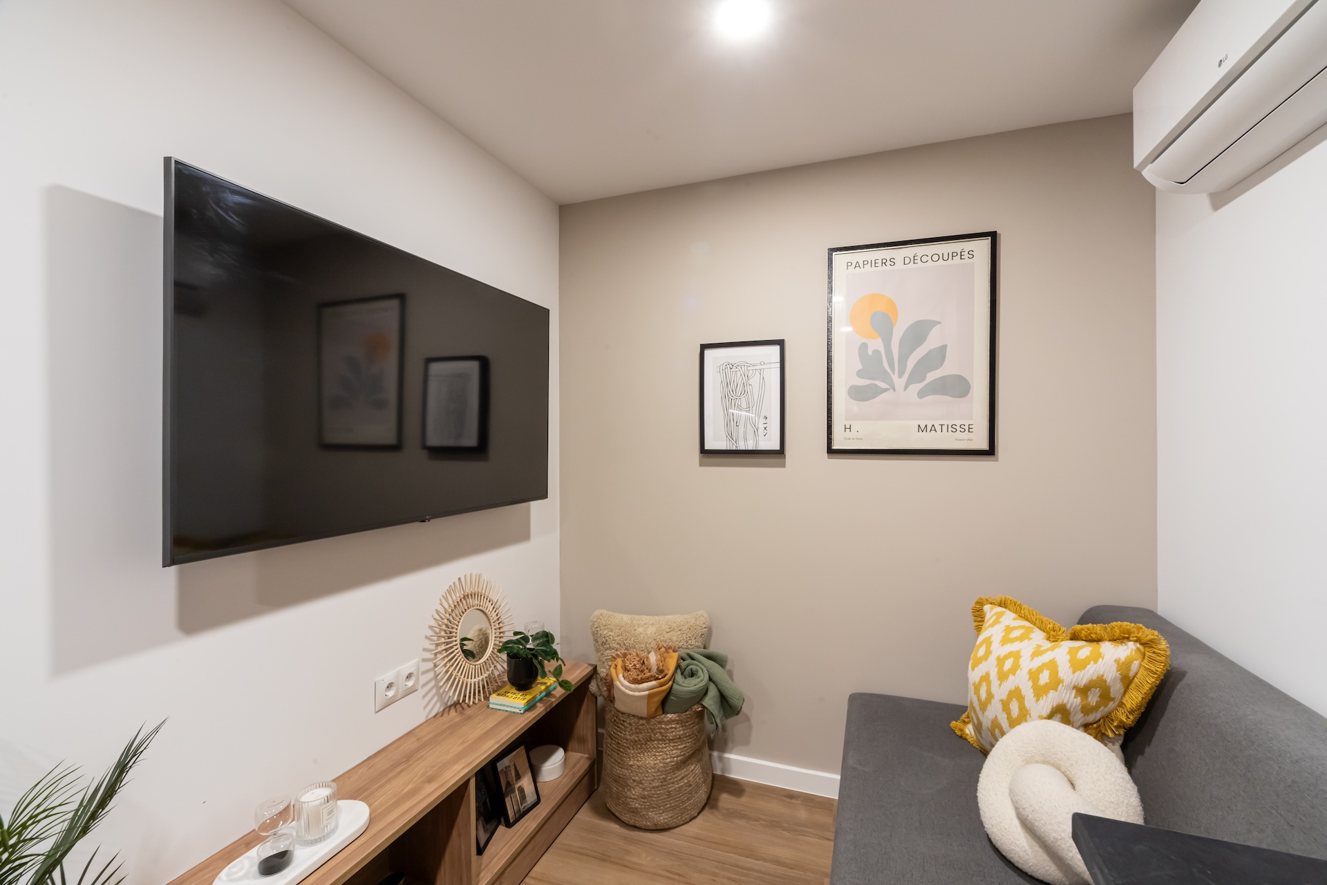 Gallery 9