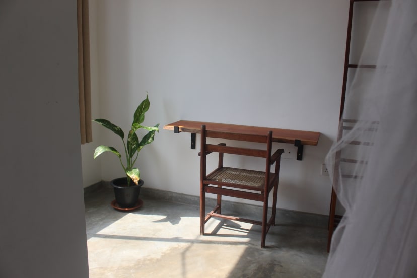 Room 08 Side Room interior