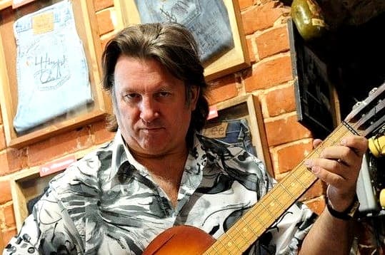 Лоза потребовал блокировки выпуска шоу «Голос» и 5 млн рублей