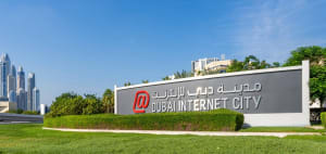 ആക്രമണം തുടര്‍ന്ന് ഇറാൻ; യുഎഇയിലും ബഹ്‌റൈനിലും ഡ്രോൺ അവശിഷ്ടങ്ങൾ വീണു; പരിക്ക്