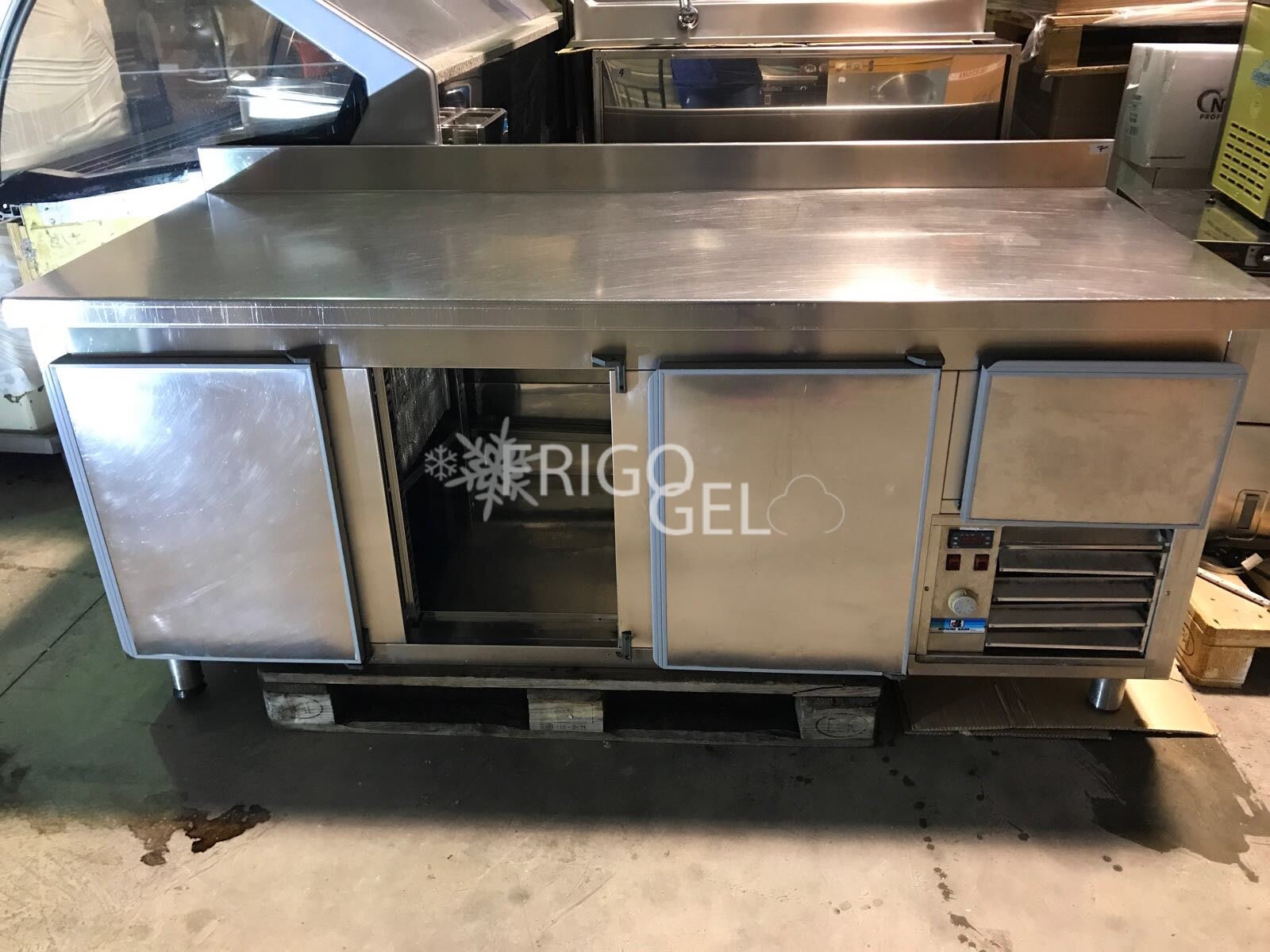 Tavolo Frigo 3 porte e 1 cassetto in acciaio inox Bano