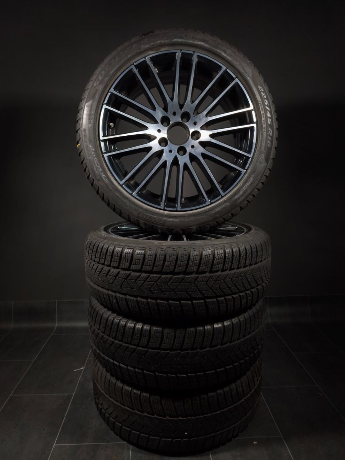 Mercedes Benz 18"