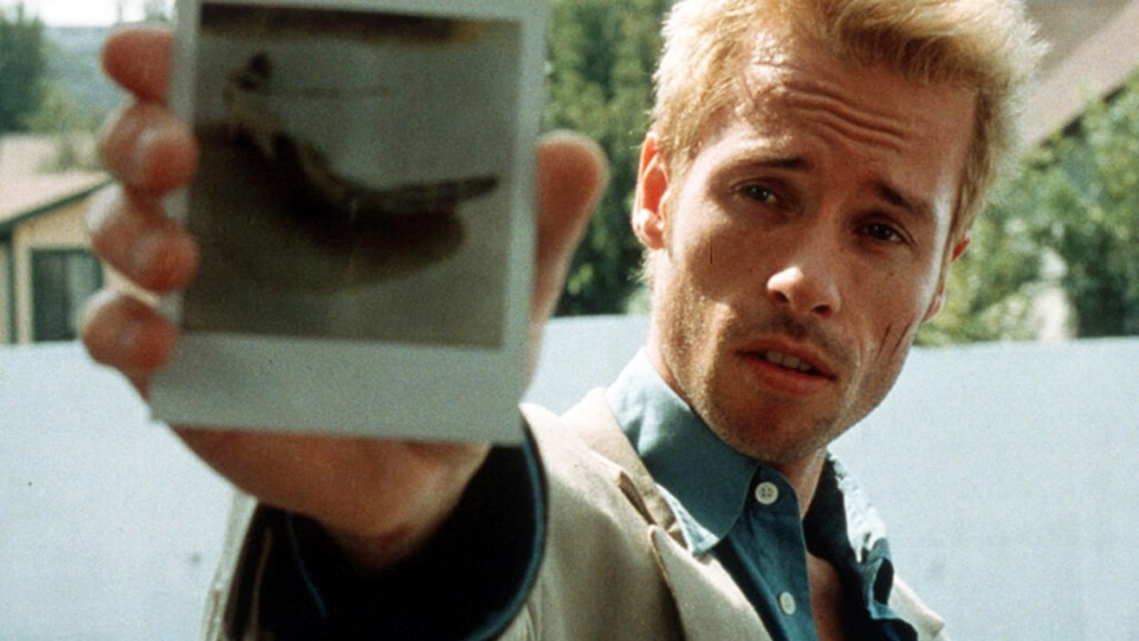 MementoFilmStill_1200x900-1024x768.jpeg Hero