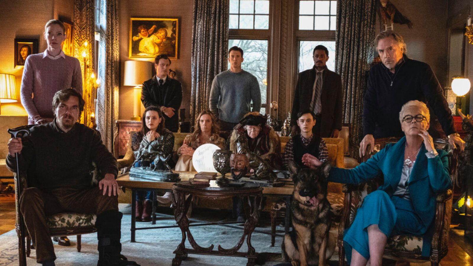 knives-out-filmstill-1200x900.jpg Hero