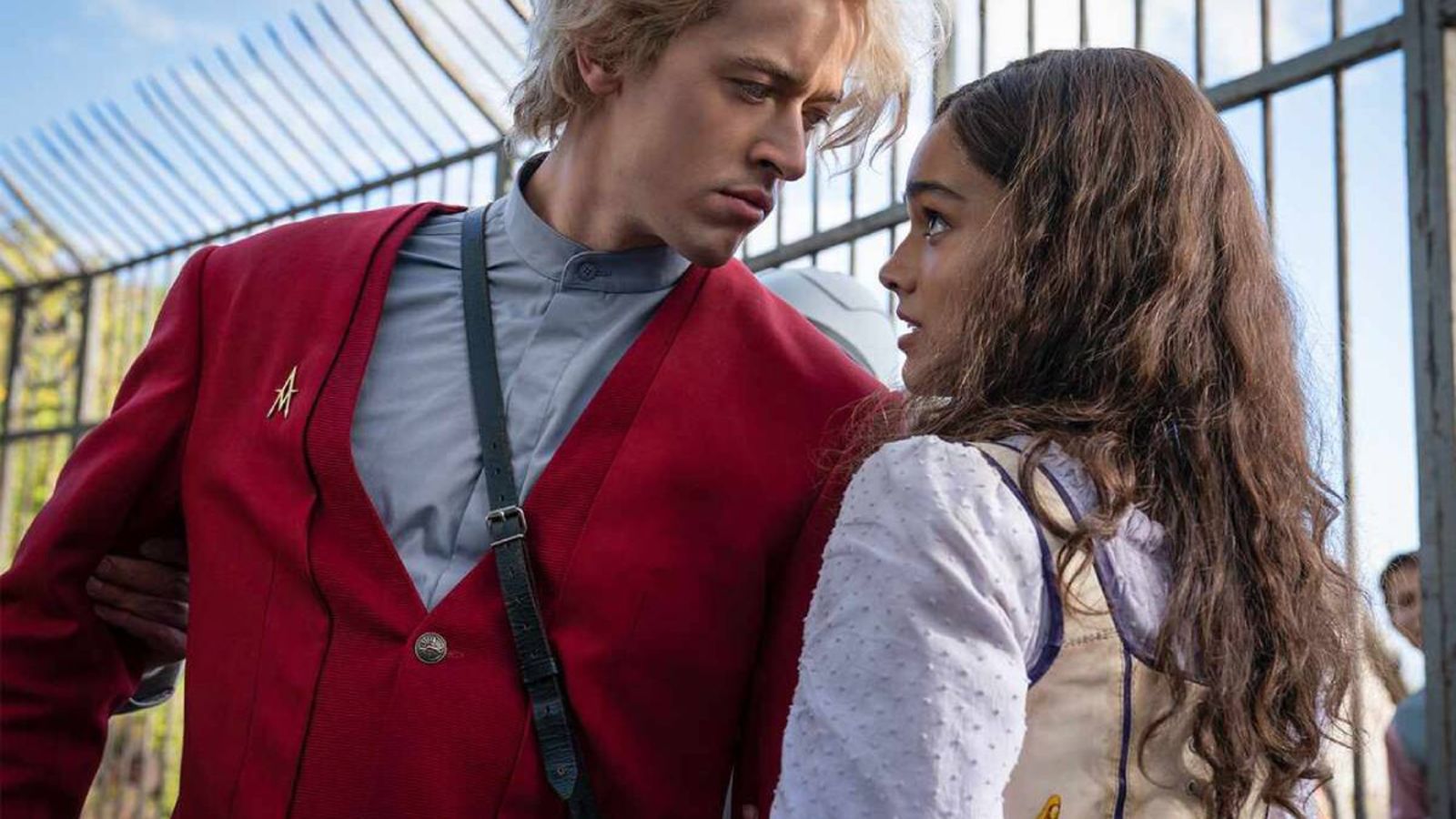 hunger-games-ballad-of-songbirds-and-snakes-filmstill-1200x900.jpg Hero