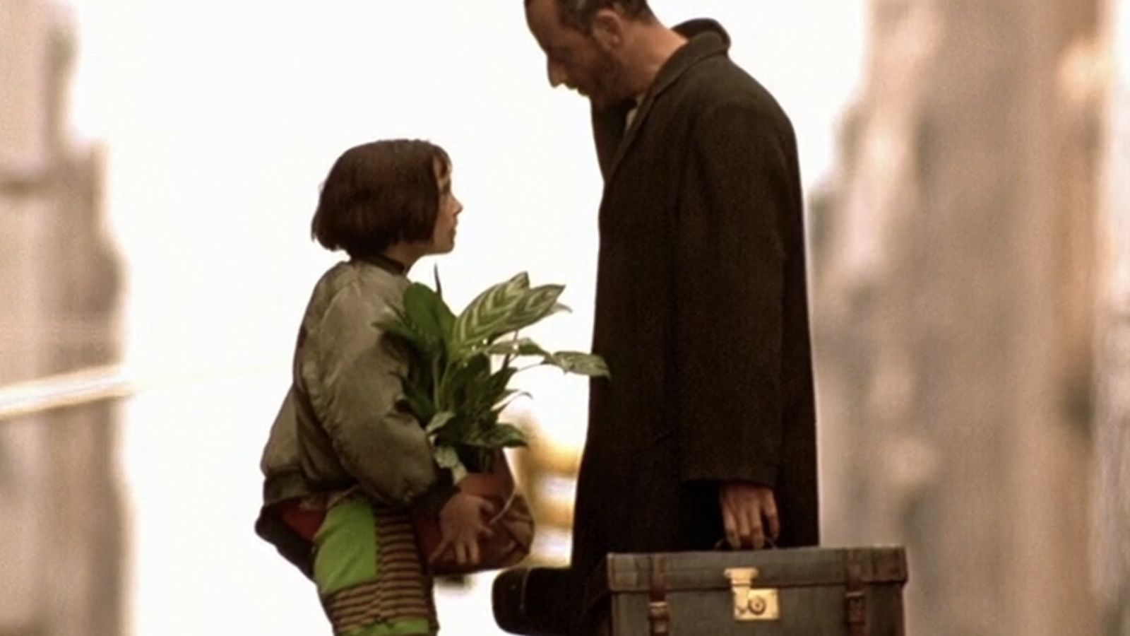 LeonTheProfessionalFilmStill_1200x900.jpg Hero