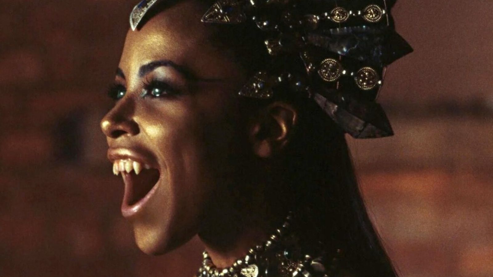 queen-of-the-damned-filmstill-1200x900.jpg Hero