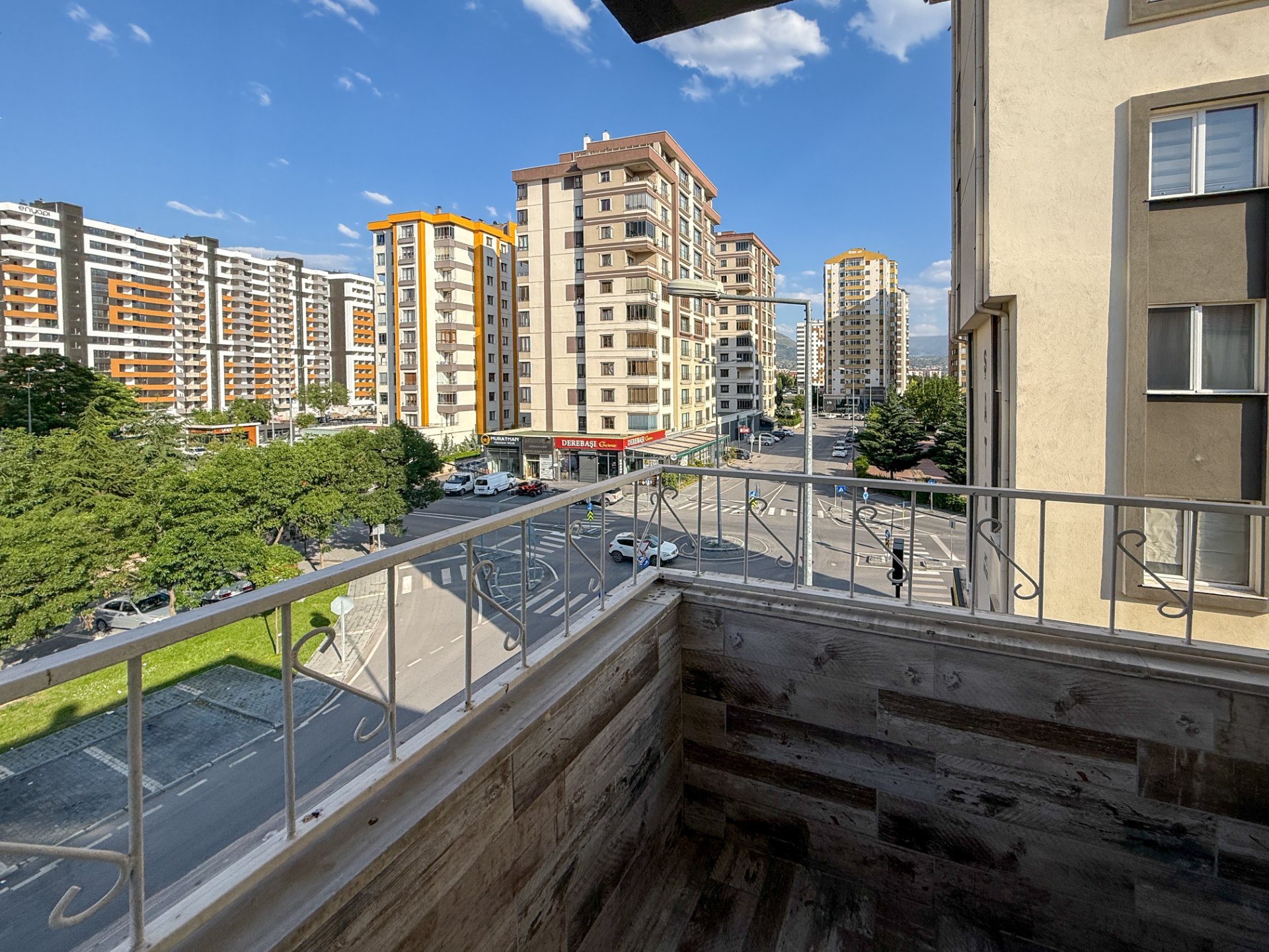 Gültepe'de 220m2 3+1 Odalı Full Yapılı Daire - 13