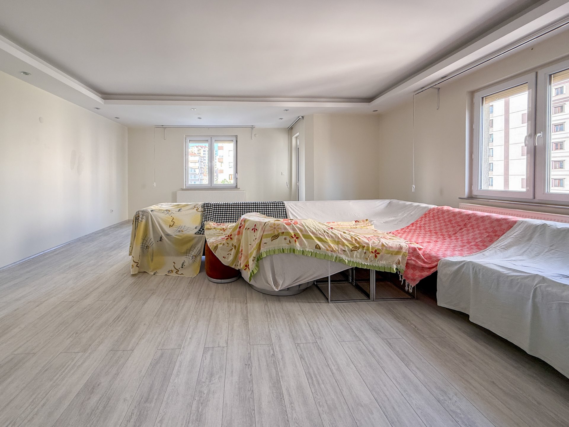 Gültepe'de 220m2 3+1 Odalı Full Yapılı Daire - 12