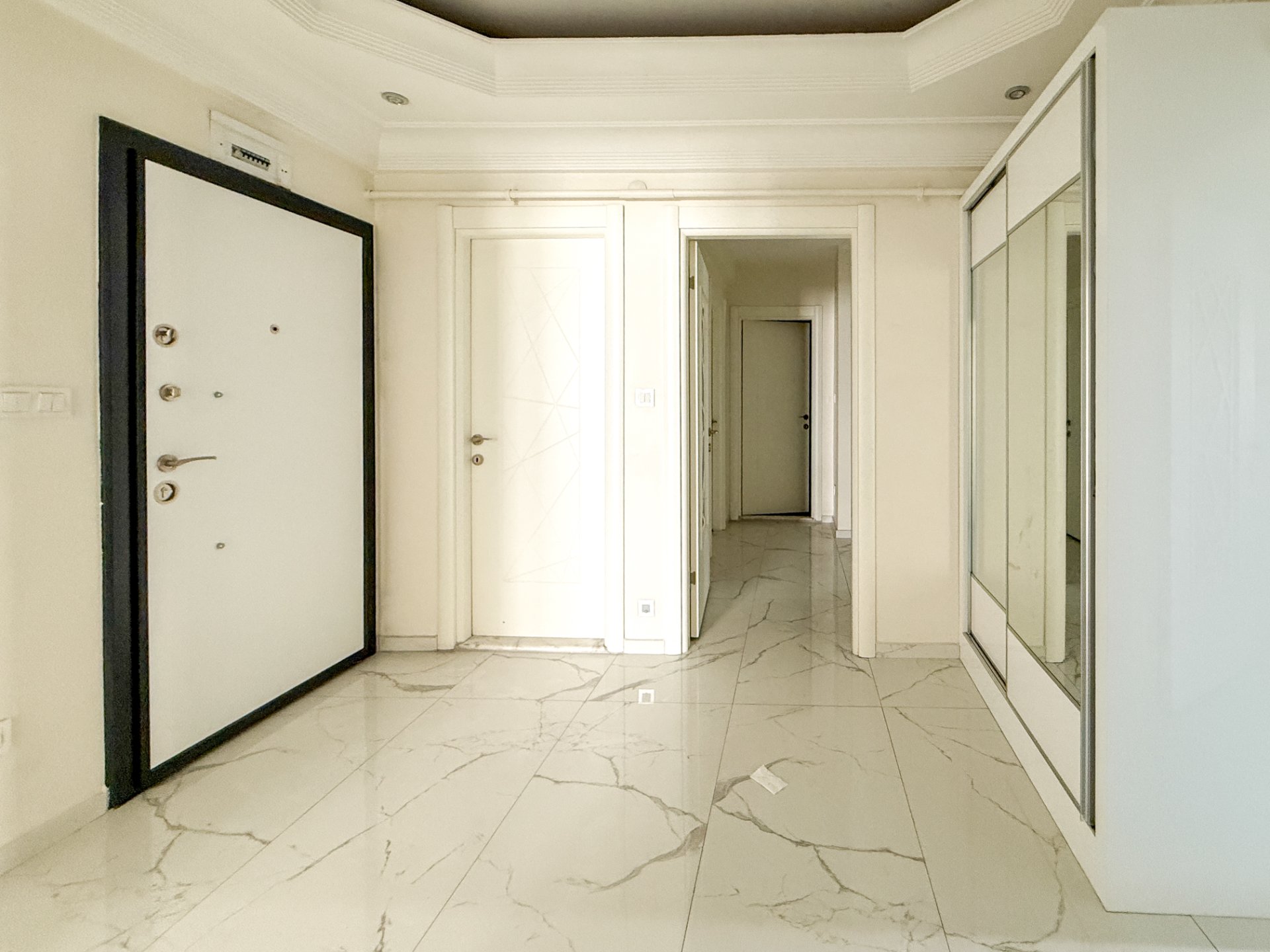 Gültepe'de 220m2 3+1 Odalı Full Yapılı Daire - 17