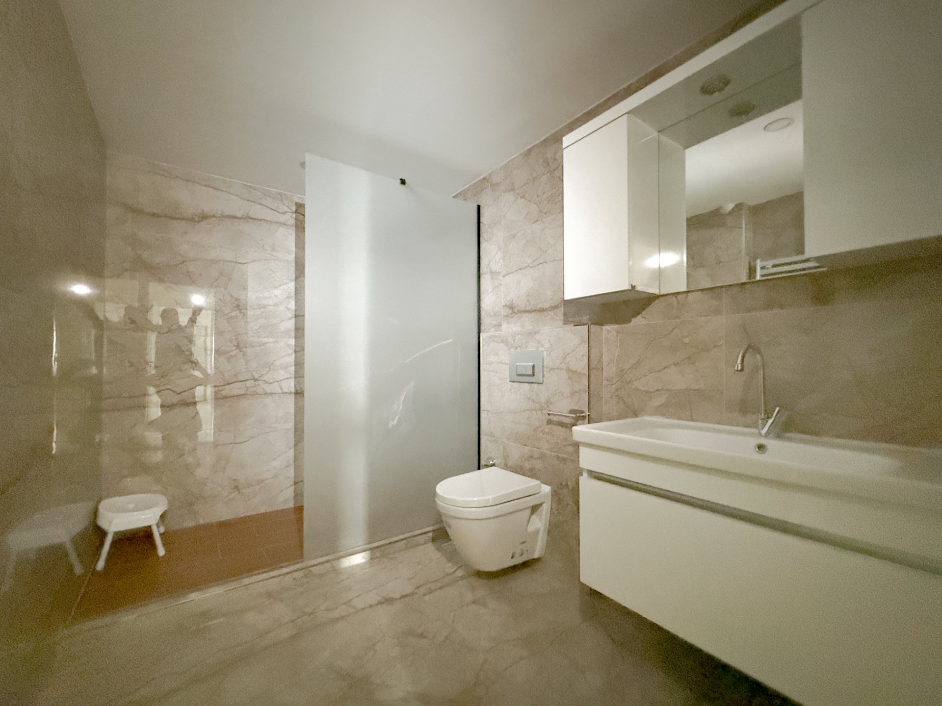 Gültepe'de 220m2 3+1 Odalı Full Yapılı Daire - 20