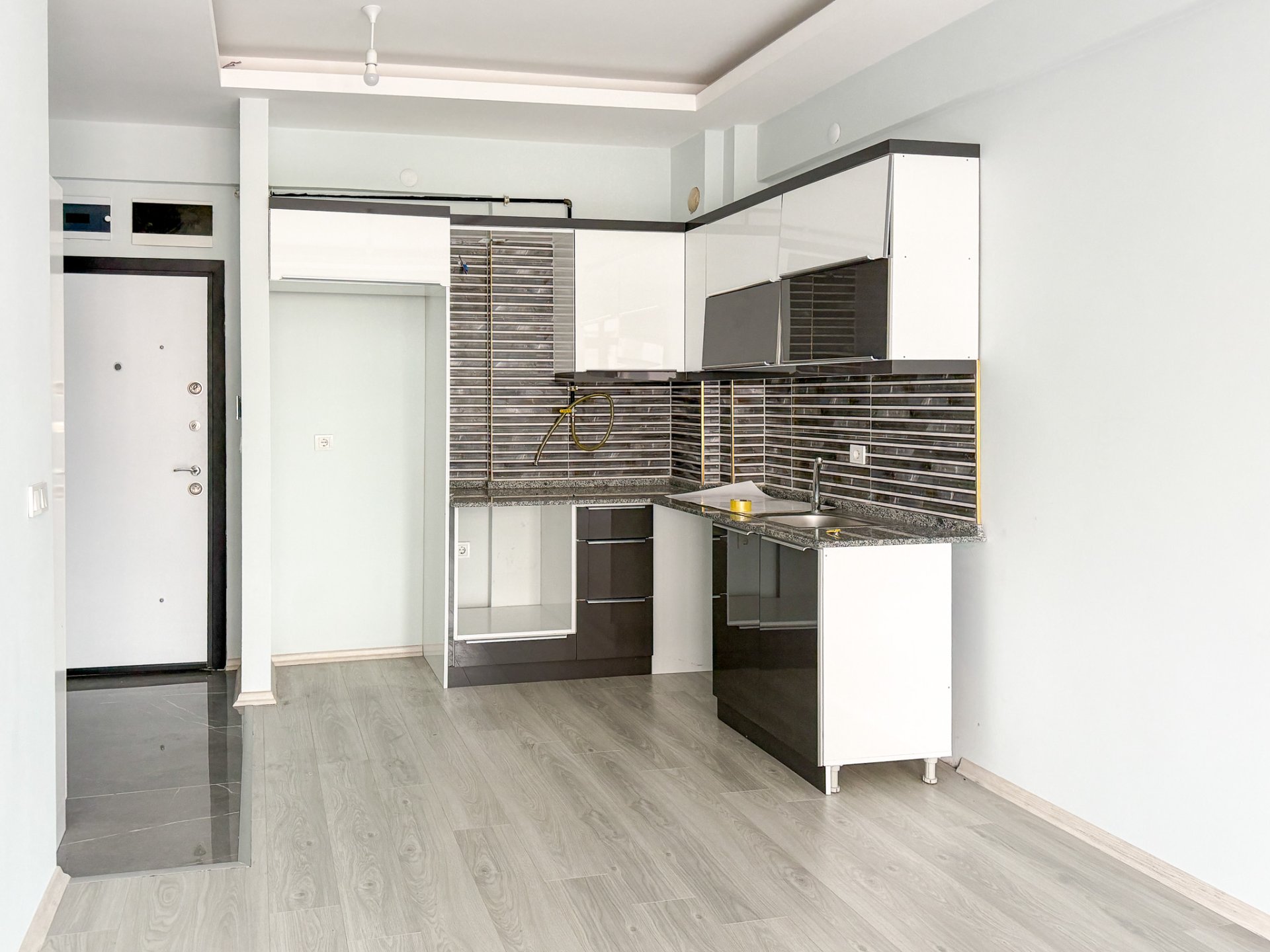 Şehir Hastanesi Karşısın'da 1+1 Odalı Kiralık Daire - 11