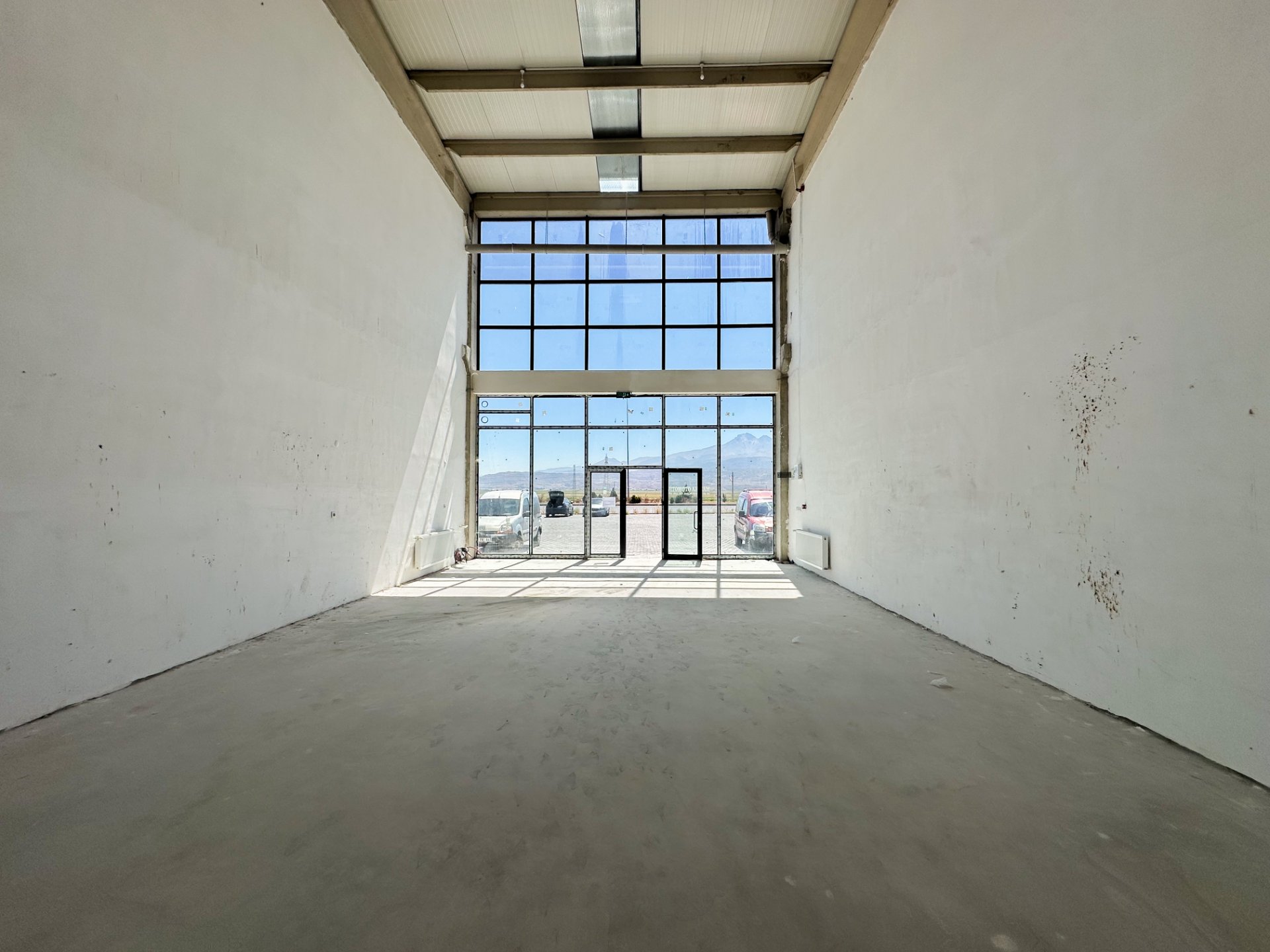 BOĞAZKÖPRÜ 5KM MEVKİNDE KİRALIK 130m2 İŞ YERLERİ - 9