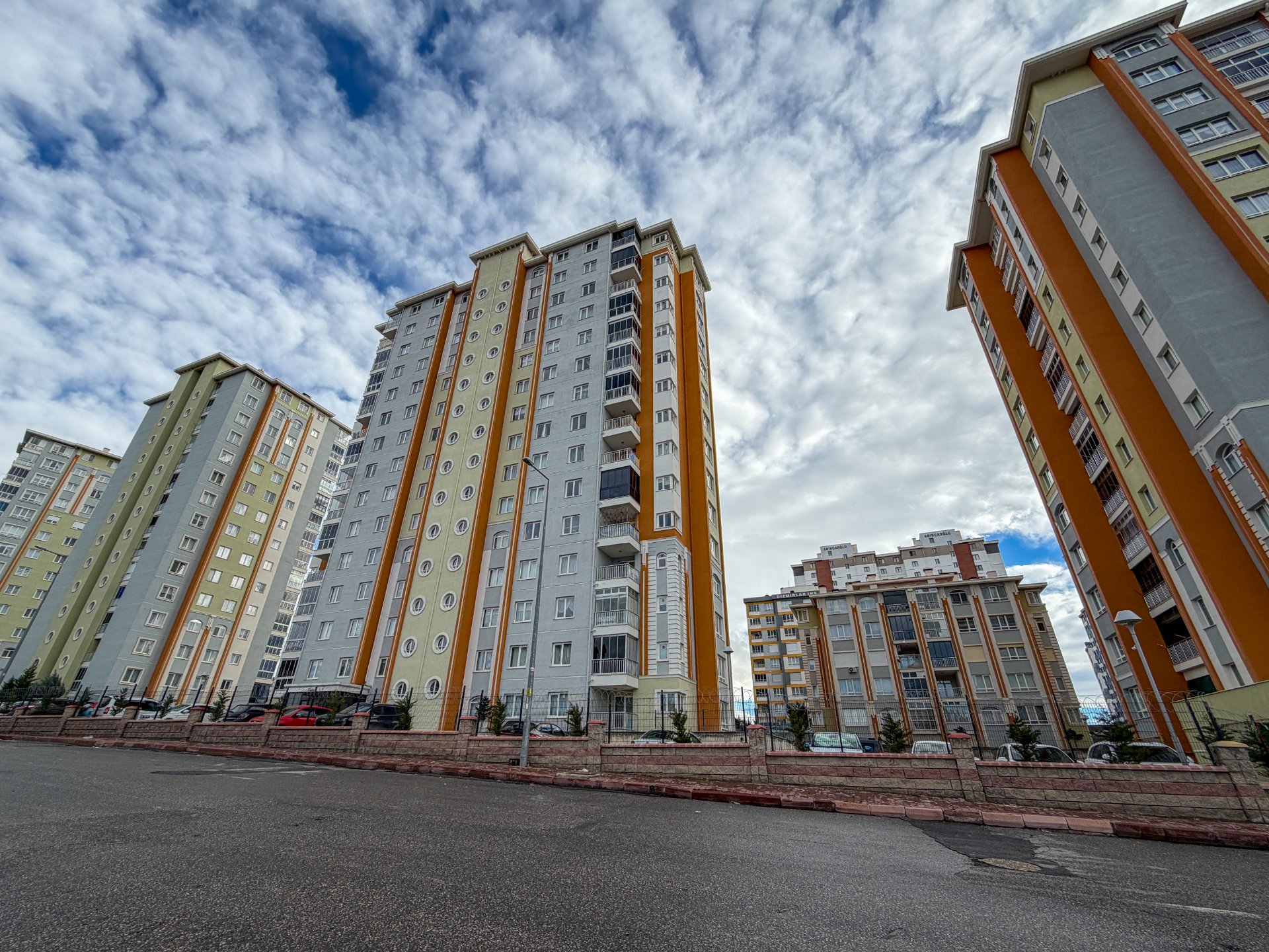 Serkent’te 3+1 Merkezi Sistem Kiralık Daire | Geniş, Ferah, Aileye Uygun