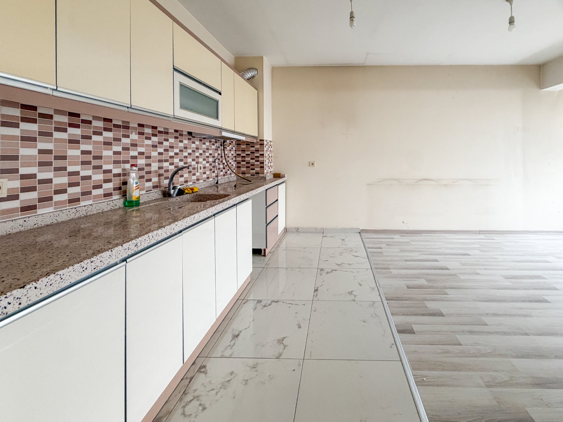 Şehir Hastanesinin Hemen Arkasında 2+1 Odalı Kiralık Kombili Daire  - 10