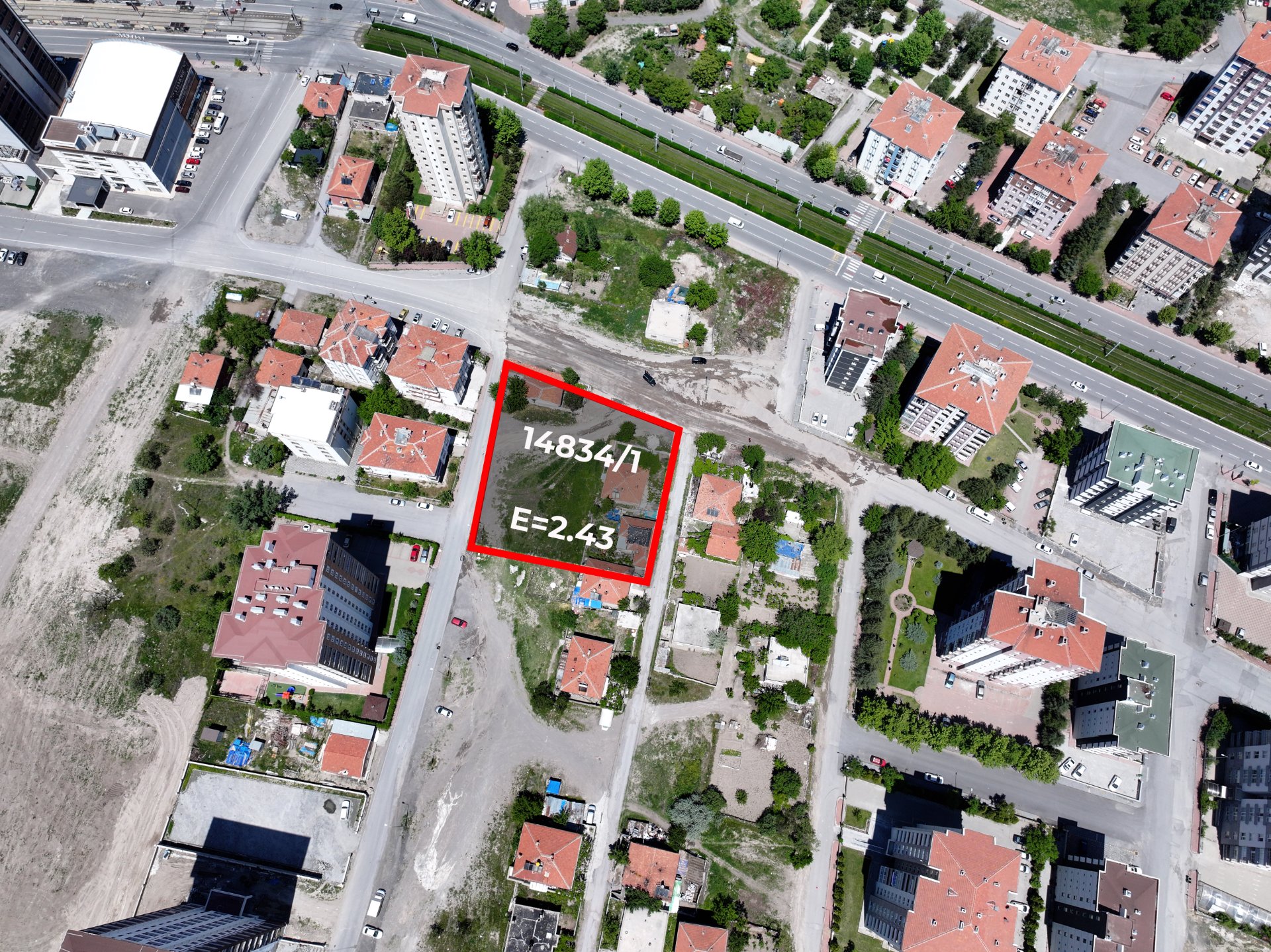 ESENTEPE TRAMVAY DURAĞI KARŞISINDA SATILIK MÜSTAKİL EV | YATIRIMLIK İMAR PARSELİ