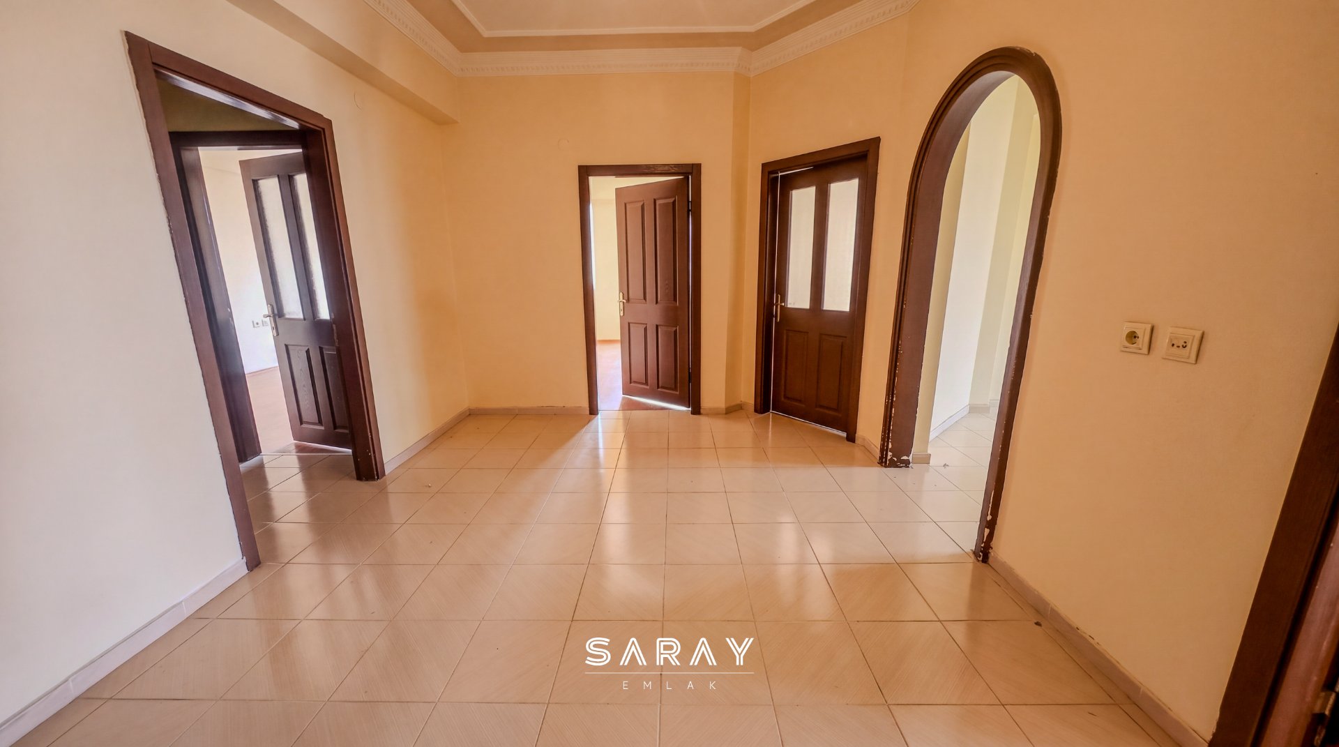 TALAS ANAYURT'DA MERKEZİ KONUMDA SATILIK 3+1 DAİRE
