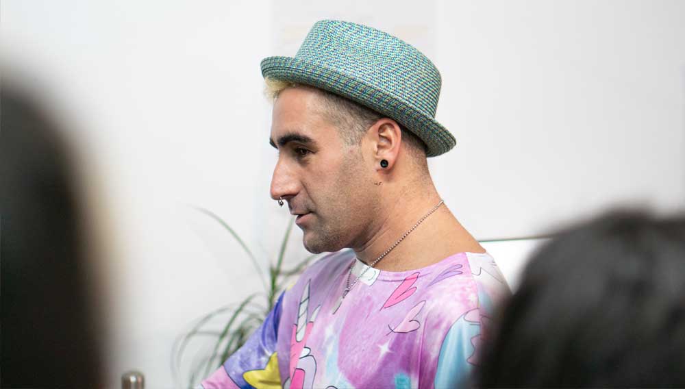 Okuda abre las puertas de su estudio a los alumnos de Trazos.