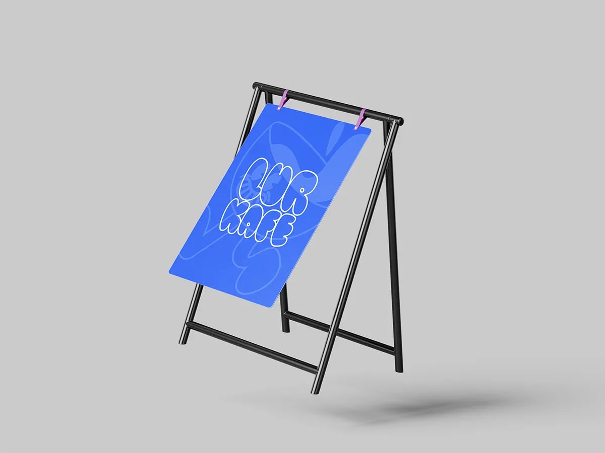 Mockup del cartel de caballete de acera de la marca Lur Kafe, de Idoia Gutiérrez, alumna de Diseño Gráfico y Motion Graphics en TRAZOS