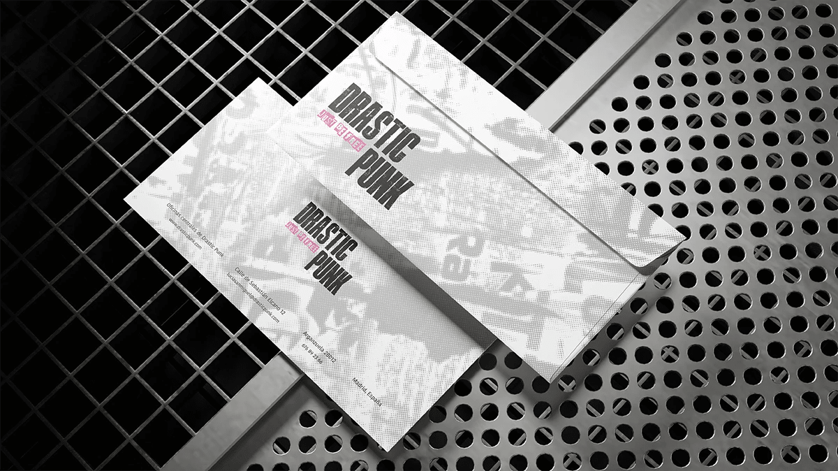 Tarjetas de visita de la identidad DRASTIC PUNK, de Lucía San Miguel, alumna de Diseño Gráfico y Motion Graphics en TRAZOS