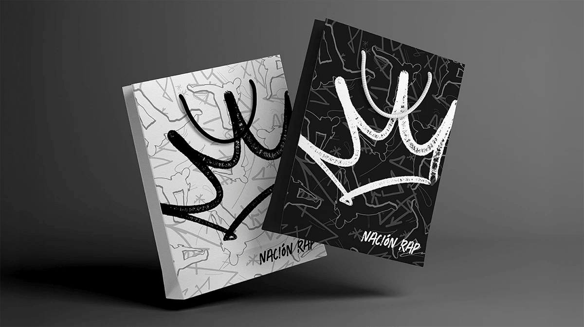 Bolsas de regalo del festival Nación Rap con logotipo de corona en blanco y negro, de Hugo Sánchez Herrero, alumno de Diseño Gráfico y Motion Graphics en TRAZOS