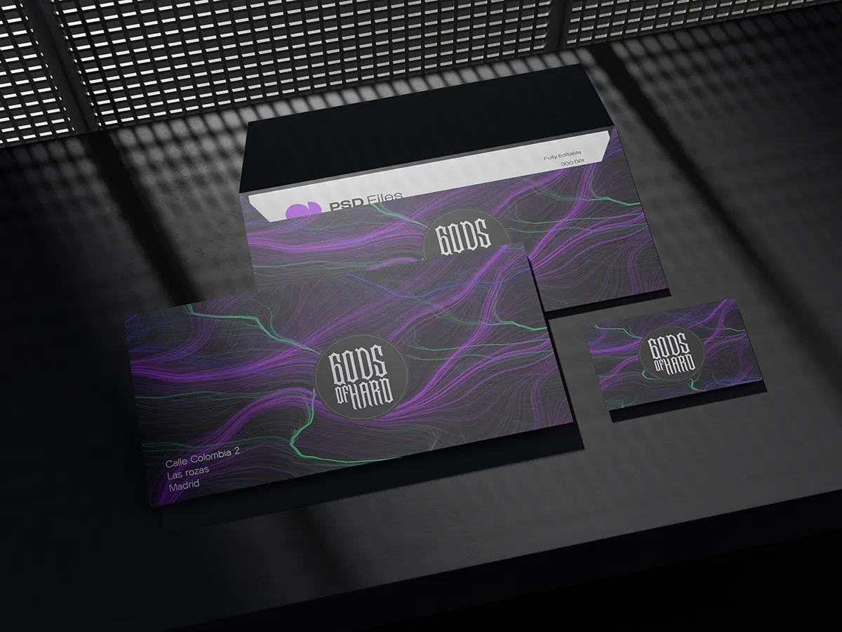 Sobre, hoja membretada y tarjetas del festival de techno Gods of Hard bajo luz de celosía, de Álvaro Fernández Cerón, alumno de Diseño Gráfico y Motion Graphics en TRAZOS