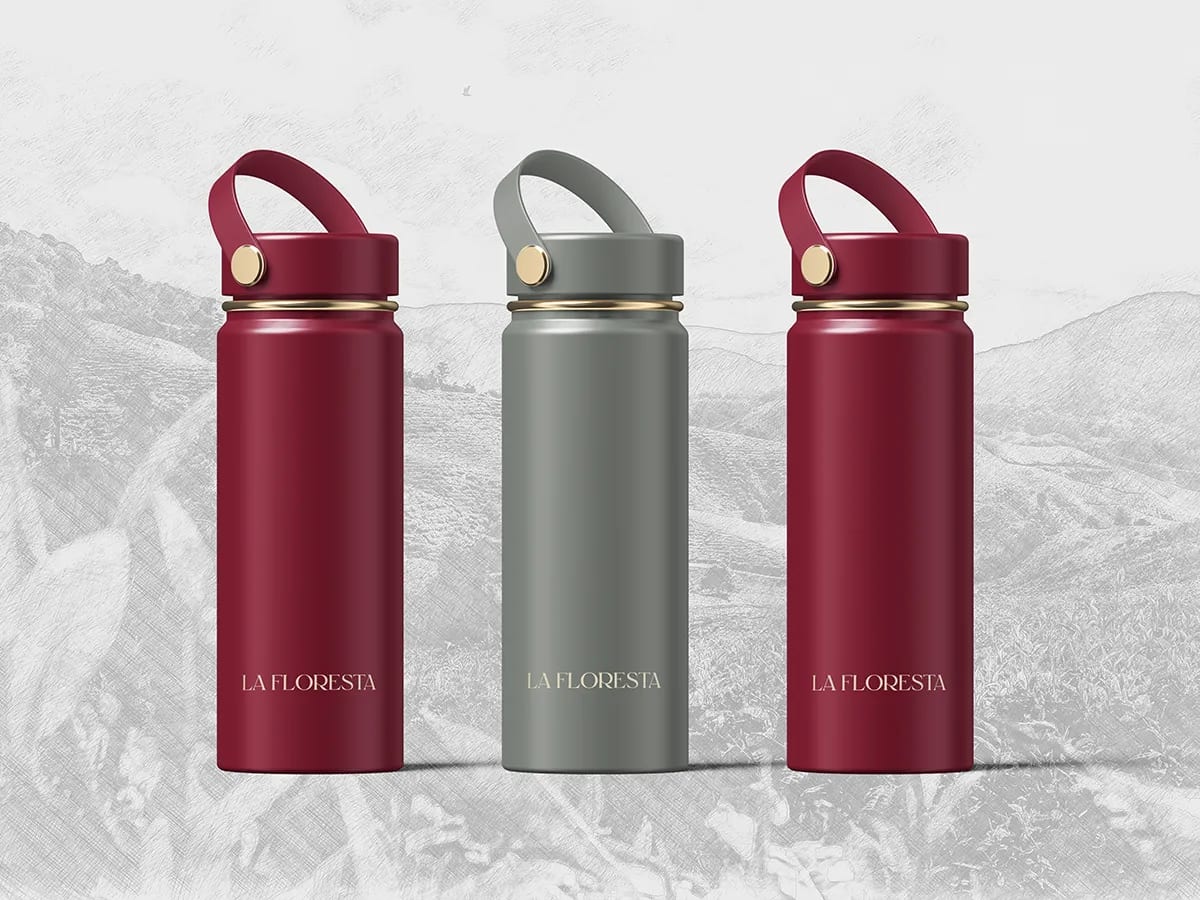 Botellas térmicas de La Floresta en granate y gris, de Fabiana Moure, alumna de Diseño Gráfico y Motion Graphics en TRAZOS