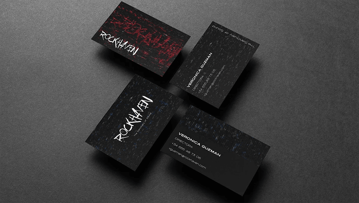 Tarjetas de visita de RockHaven en versiones roja y azul sobre fondo oscuro, de Verónica Guzmán, alumna de Diseño Gráfico y Motion Graphics en TRAZOS