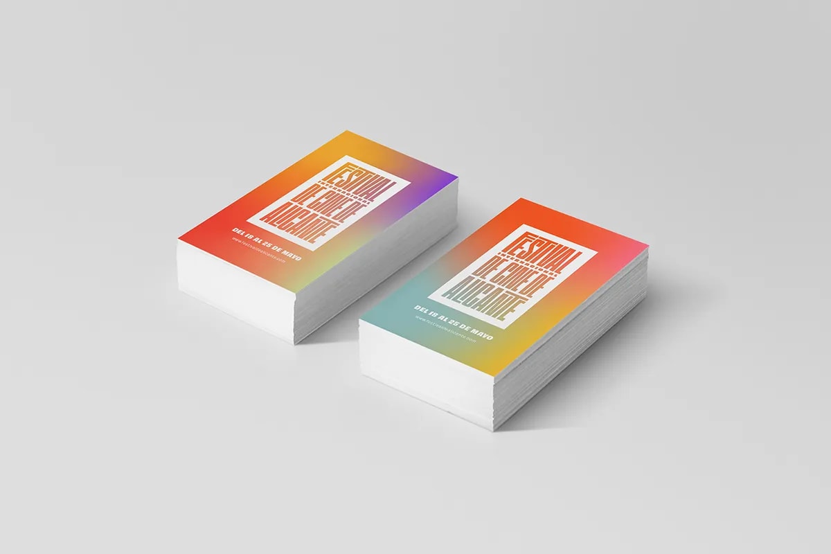 Tarjetas con degradado de la identidad del Festival de Cine de Alicante, de Camila Castillo, alumna de Diseño Gráfico y Motion Graphics en TRAZOS