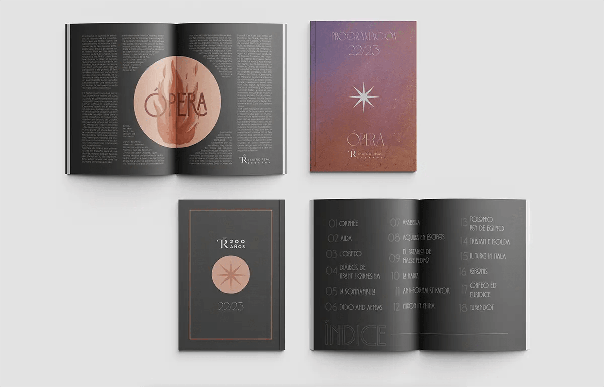 Cuatro libretos de ópera del Teatro Real con portadas en rojo-granate, índice y páginas interiores con ópera editorial, de Jimena Vega, alumna de Diseño Gráfico y Motion Graphics en TRAZOS