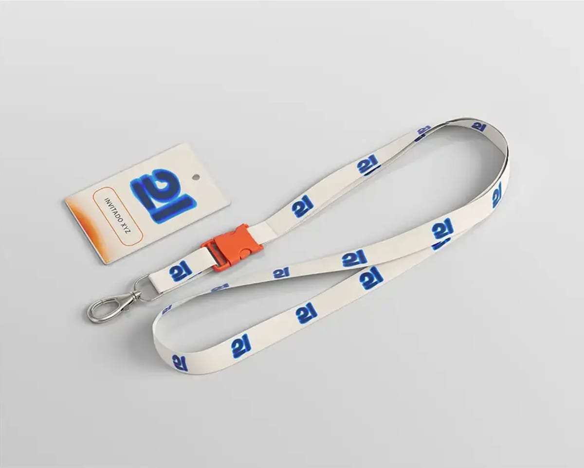 Acreditación con lanyard del Festival de Cine de Alicante, de David Guareño, alumno de Diseño Gráfico y Motion Graphics en TRAZOS