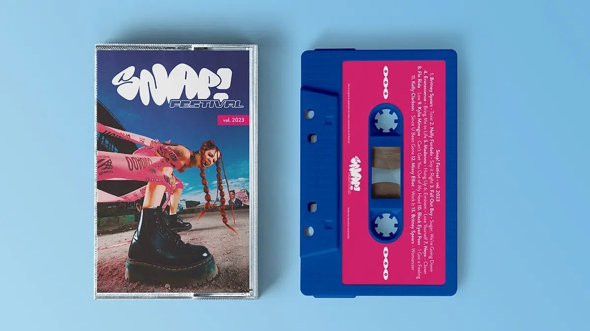 Cassette del Snap! Festival con su carátula, de Gabriel Navacerrada, alumno de Diseño Gráfico y Motion Graphics en TRAZOS
