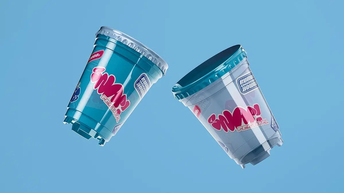 Vasos de bebida del Snap! Festival en azul, de Gabriel Navacerrada, alumno de Diseño Gráfico y Motion Graphics en TRAZOS