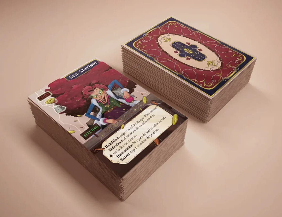 Mockup de un juego de cartas ilustrado con el personaje Sra. Marisol, de Sofía Blasco, alumna de Concept Art en TRAZOS