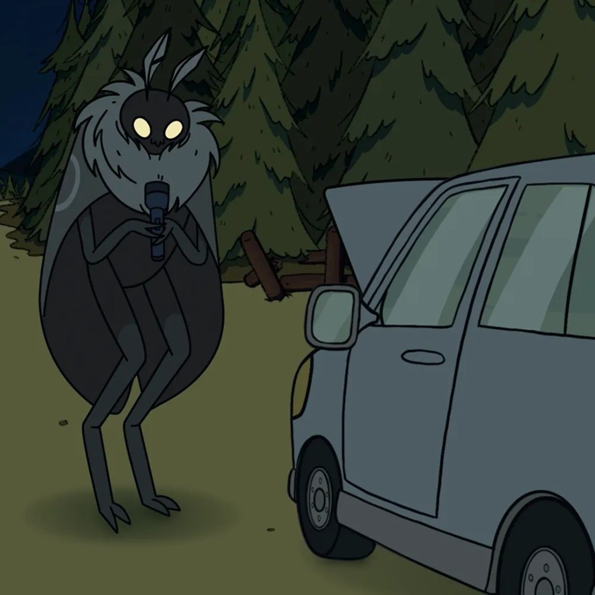 Fotograma de animación de una criatura alada oscura con linterna junto a un coche de noche, de Manuela Urrea, alumna de Ilustración y Animación 2D en TRAZOS