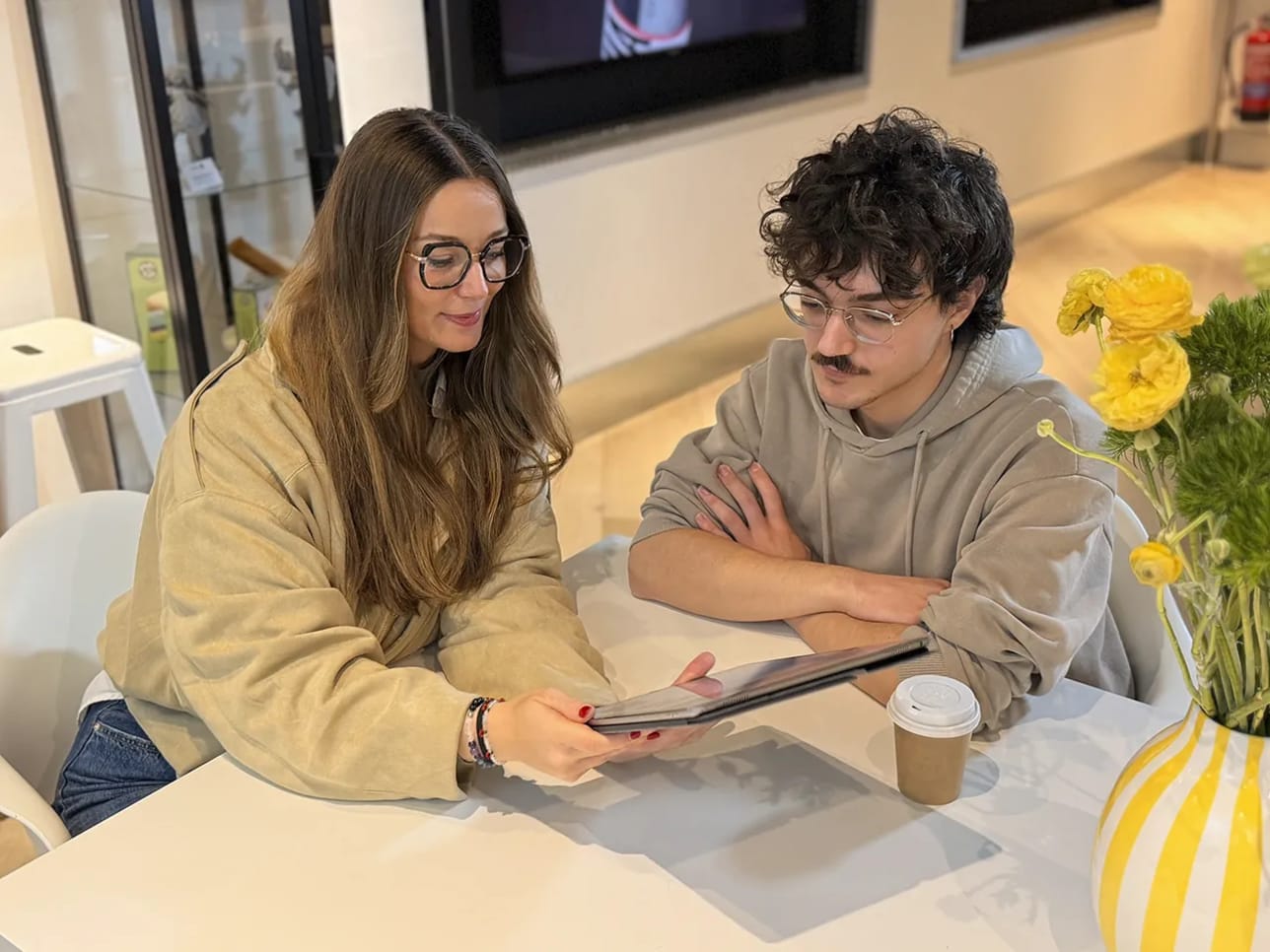 Becas y financiación para estudiar arte digital en TRAZOS, campus de Madrid