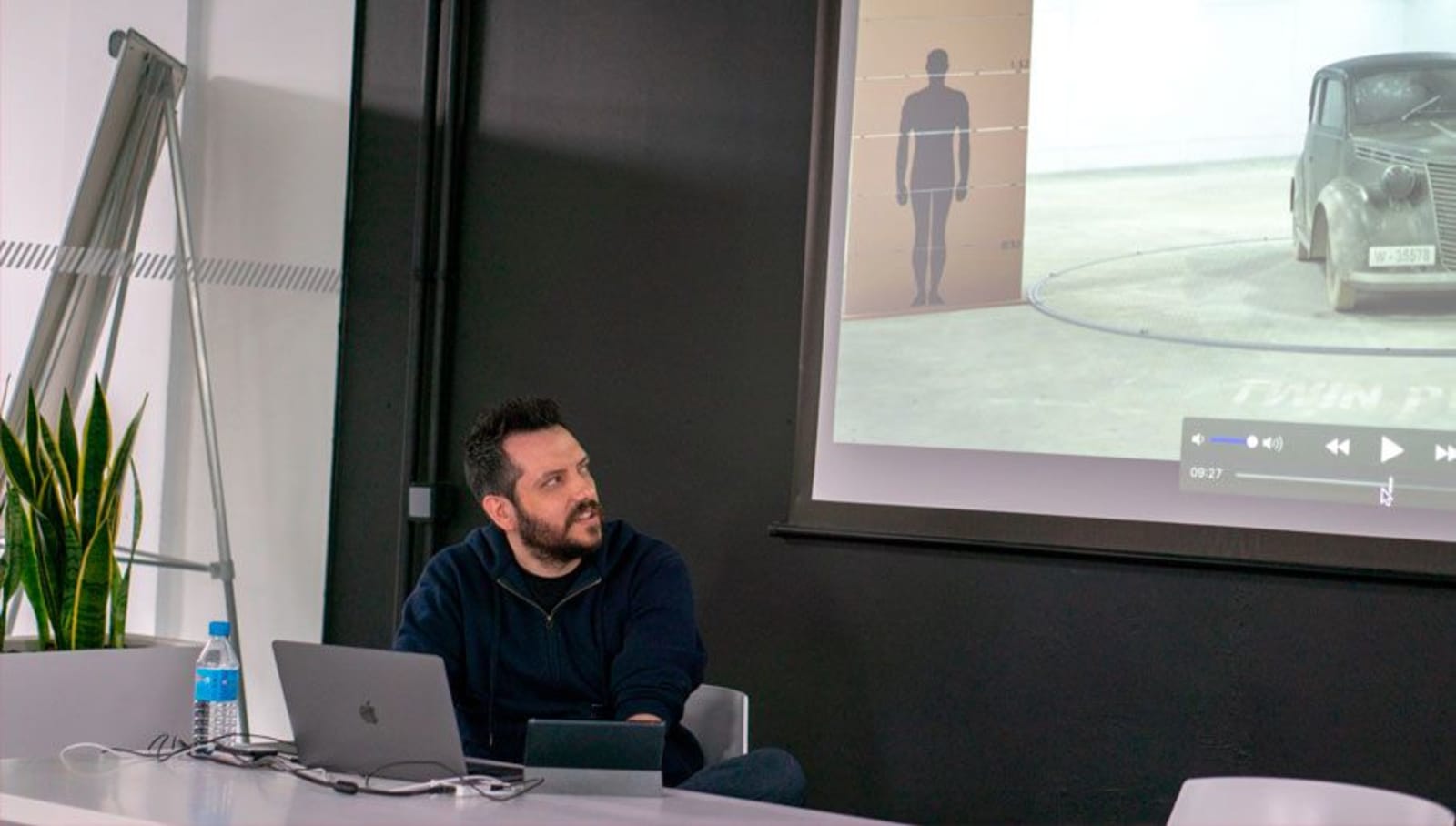 Portada del artículo «Javier M. Pacín: Hay que dedicar muchas horas y no dejar de aprender nunca.» del blog de TRAZOS