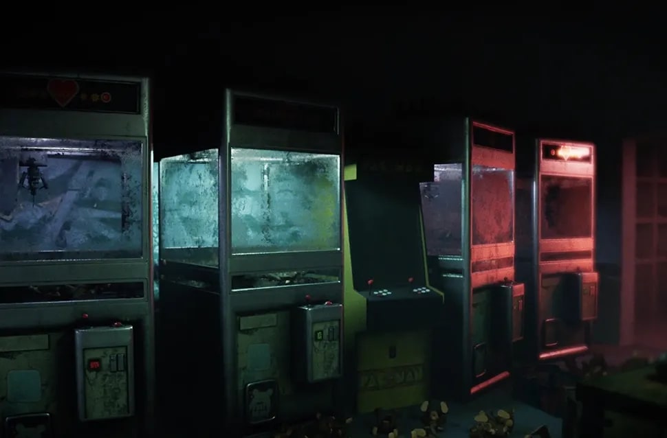 Hilera de máquinas arcade antiguas y desgastadas en una sala oscura con luces de neón, muestra de texturizado y materiales 3D, módulo de la Doble Carrera en Postproducción de TRAZOS, escuela de arte digital en Madrid