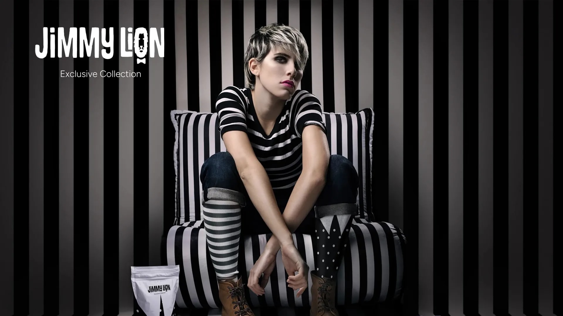 Concepto de campaña de la edición especial Jimmy Lion Exclusive Collection con estética en blanco y negro a rayas, trabajo de Iván Carnero, profesor de Diseño Gráfico de TRAZOS, escuela de arte digital en Madrid