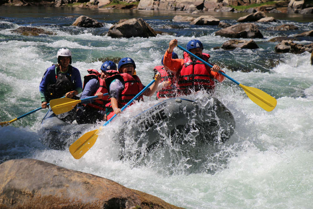 Bote navegando en el circuito Abra Ancha